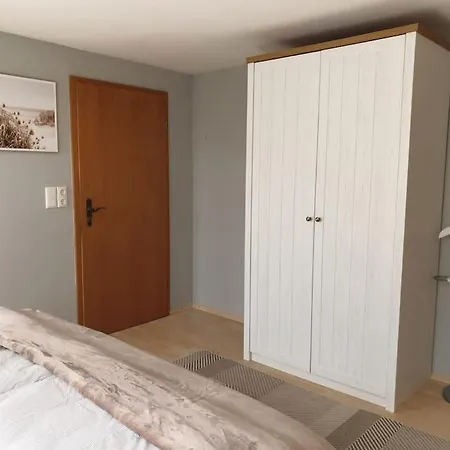 Moderne Dg-wohnung In Lägenhet Mainleus