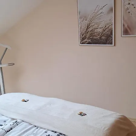 Moderne Dg-wohnung In Lägenhet