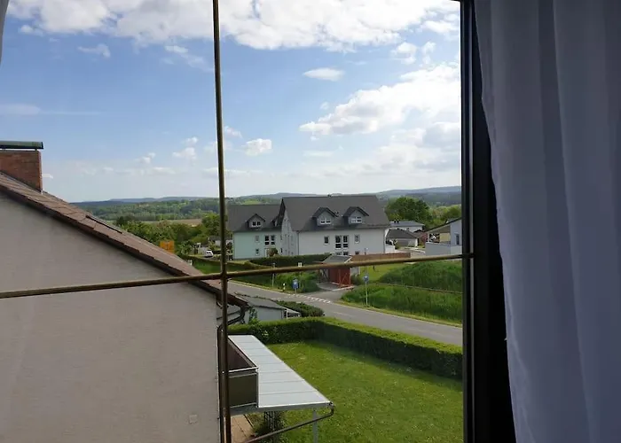 Moderne Dg-wohnung In *
