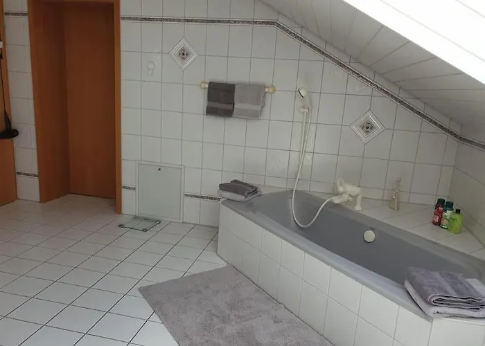Moderne Dg-wohnung In Mainleus