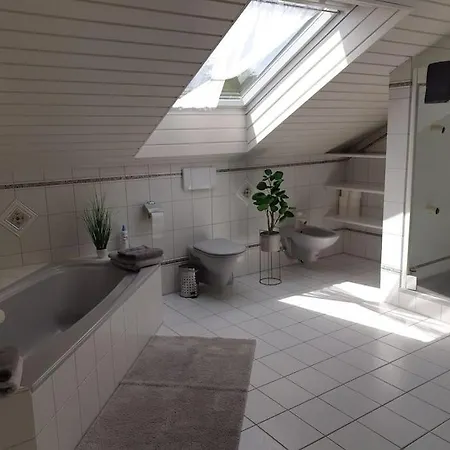 Moderne Dg-wohnung In Apartment *