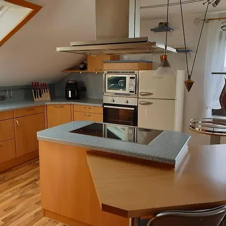 Moderne Dg-wohnung In *