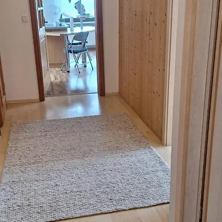 Moderne Dg-wohnung In Apartment